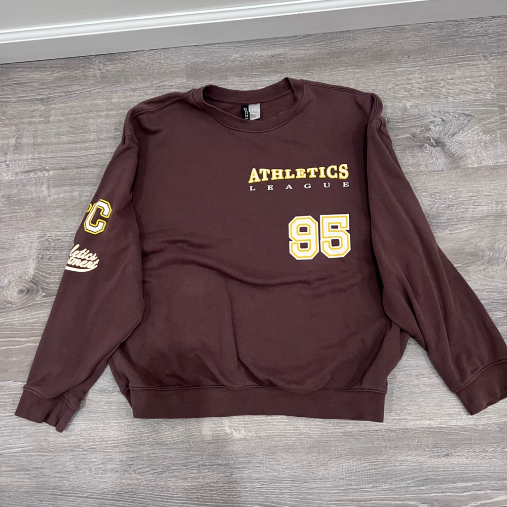 H&M Divided Crewneck S